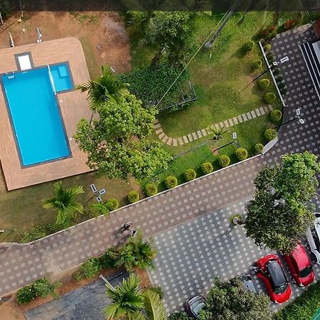 Dolphin Enclave Service Studio Apartments Kalpetta Esterno foto