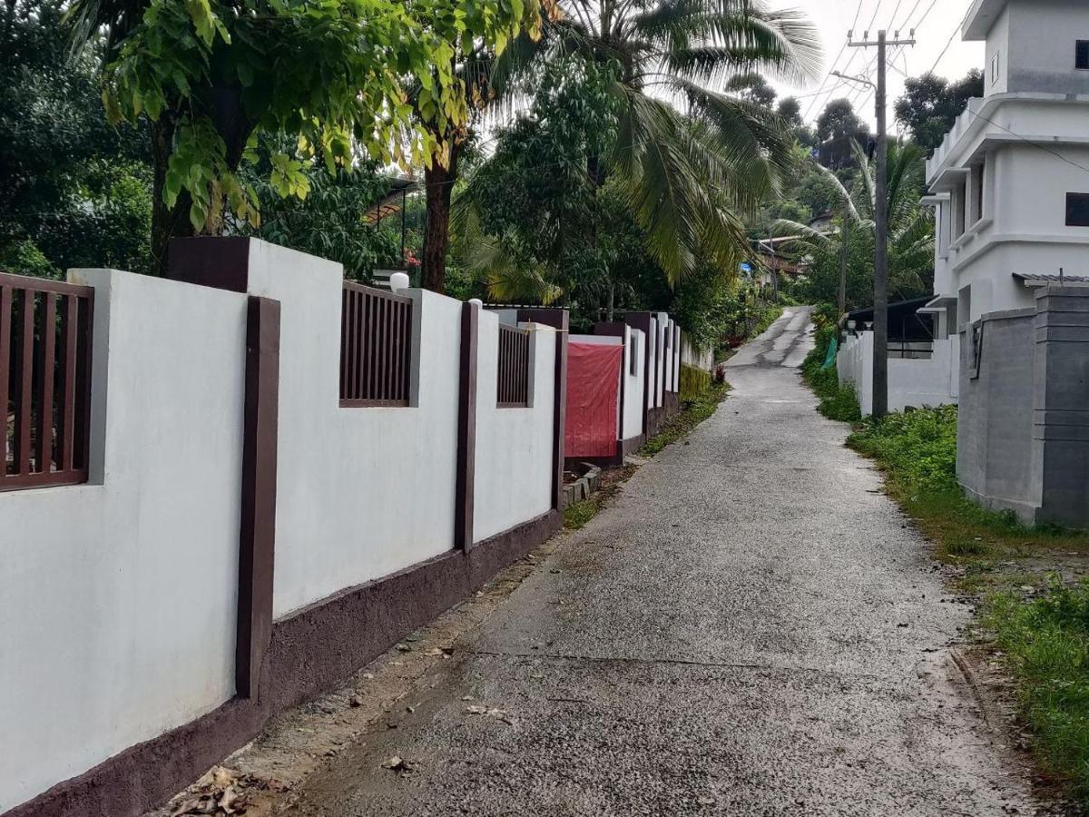 Dolphin Enclave Service Studio Apartments Kalpetta Esterno foto