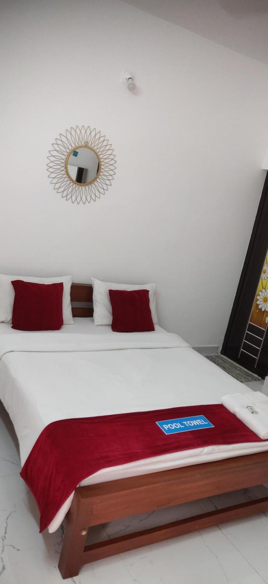 Dolphin Enclave Service Studio Apartments Kalpetta Esterno foto