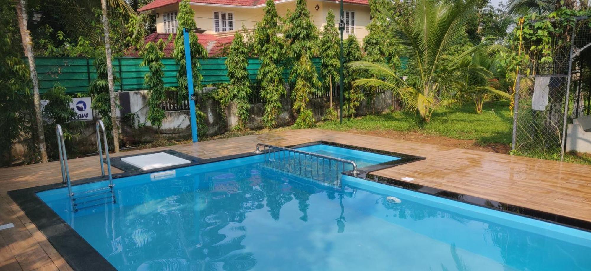 Dolphin Enclave Service Studio Apartments Kalpetta Esterno foto