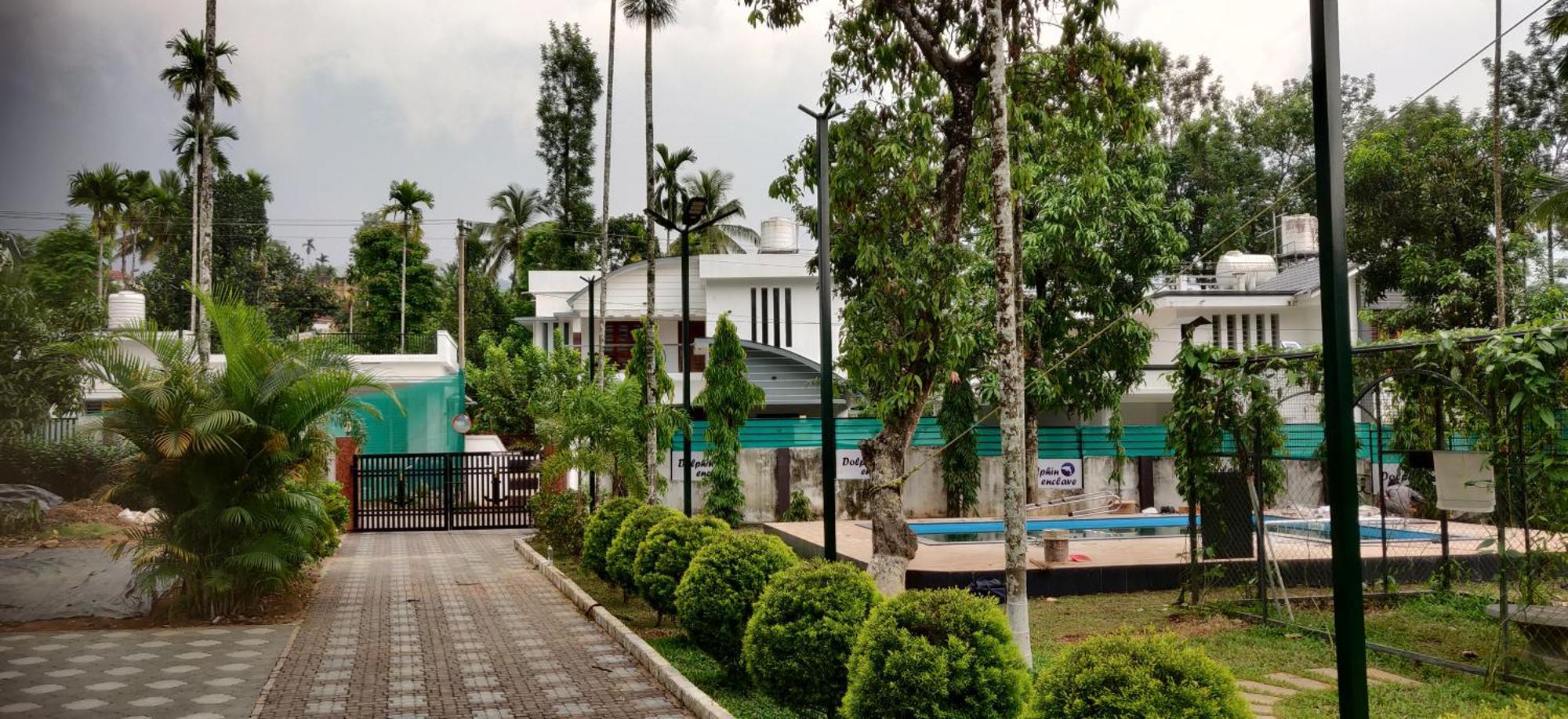 Dolphin Enclave Service Studio Apartments Kalpetta Esterno foto